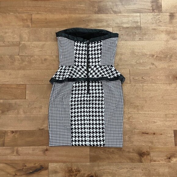 BEBE Black White Gingham Houndstooth Checkered Peplum Strapless Mini Dress M - Picture 4 of 4